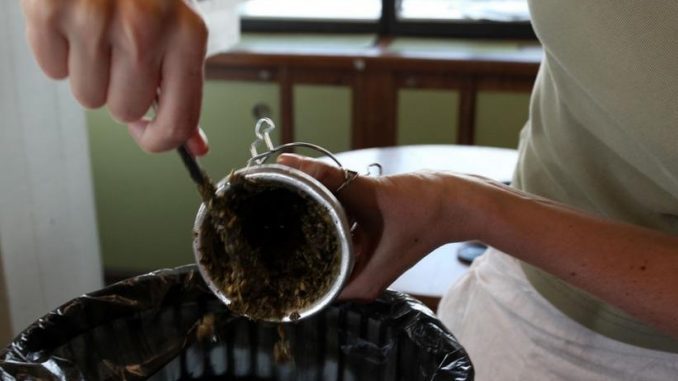 Cómo lavar correctamente el mate, el termo y la bombilla