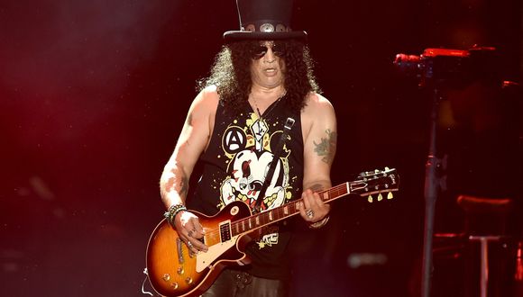 Slash participó de una potente versión de “Come Together” de los Beatles
